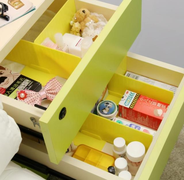 去邻居家借用厨房，打开门就被厨房布置给迷住，干净整洁又顺手