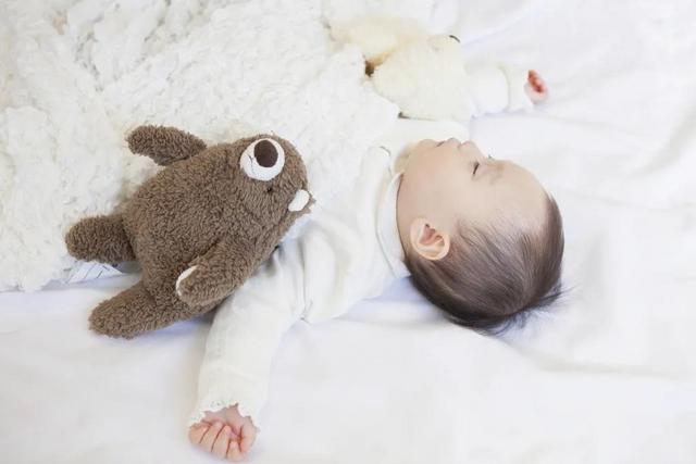 床垫|硬床好还是软床好？睡错的人腰都被害惨了……