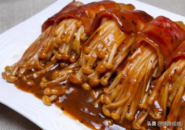 精选美食：土豆排骨汤、煎风味豆腐、金针菇培根卷、金针菇炒肚丝