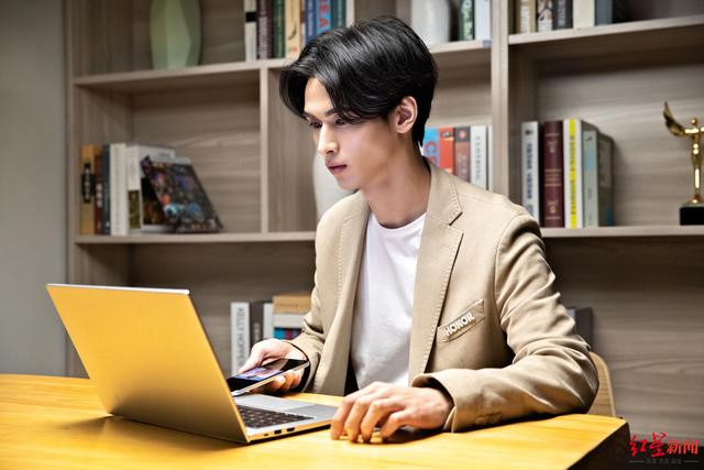 手机|破解手机电池续航的“焦虑”手机进入快充时代