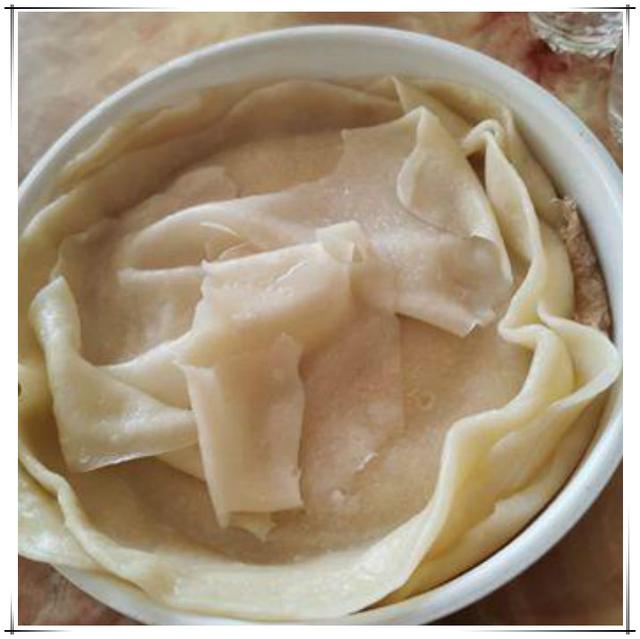 #你的育儿经#假期宝妈纷纷学做饭，看完“翻车”现场图，网友：孩子活着不容易