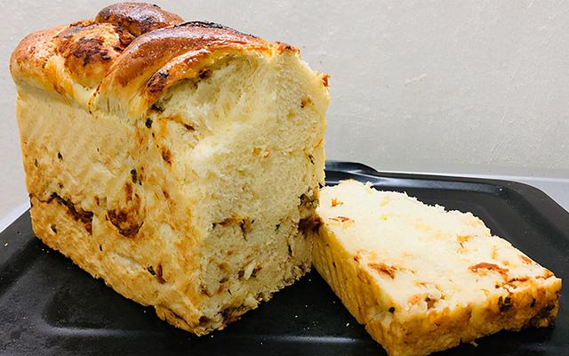 入冬后我常做它，肉松手撕面包，柔软拉丝，早餐吃的饱暖和精神足