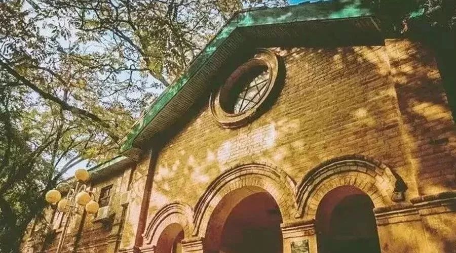 暖先生格调▲看完这些最美大学，我决定今晚再多学1小时！