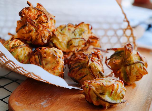 炸萝卜丸子，盐渍还是焯水？多加2样，丸子外酥里嫩，放凉不发硬