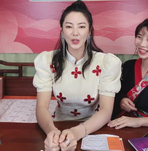 “我要的你们送不起”,张雨绮霸气喊话粉丝:你们能送我C位吗?天天观娱乐