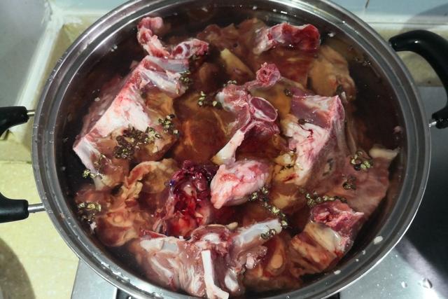 这菜是冬天才有的美味，人人吃得起，遇见必买，味道鲜美营养滋补