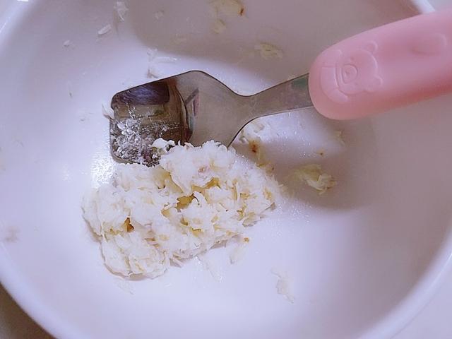 [你的育儿经]辅食贴士|这款肉嫩鲜美的鳕鱼菠菜粥来帮你打开你家宝宝的胃