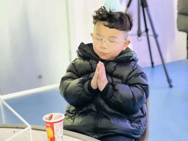 孩子|叮咚，按时长大！新天地幼儿园为萌娃和老
