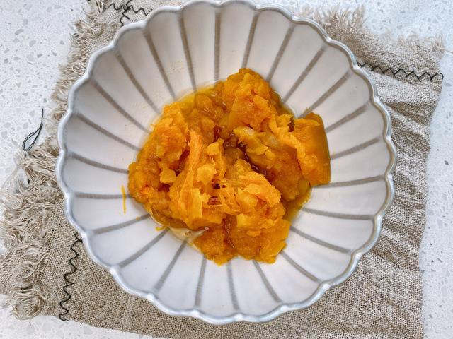 用南瓜做一个最简单的面条，不用擀面，口感爽滑筋道，营养又美味