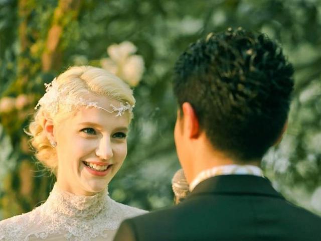 中外育儿观念差异有多大？看撒贝宁夫妻就知道，孩子啃拖鞋都不管