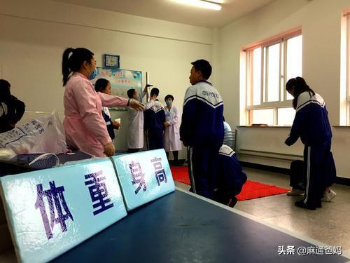 你的育儿经@宝妈给女儿每天喝好奶，可孩子身高还不见长，医生了解后说无知
