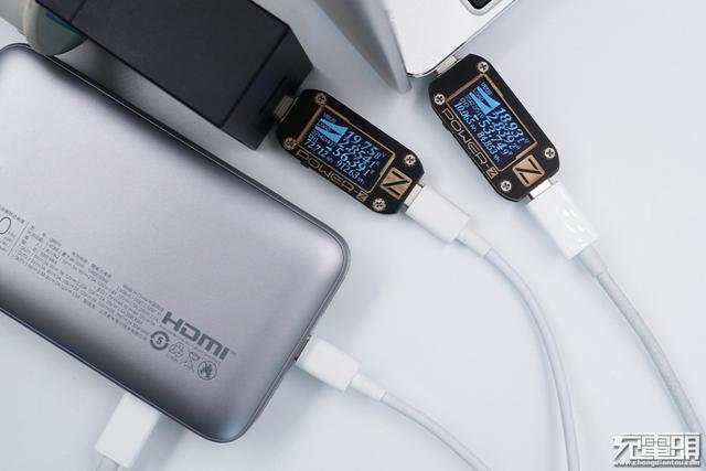 自带HDMI支持4K视频拓展，紫米多功能充电宝深度评测