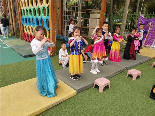 齐鲁东营资讯|亲亲宝贝欢迎“回家”——广饶街道中心幼儿园的开园第一天