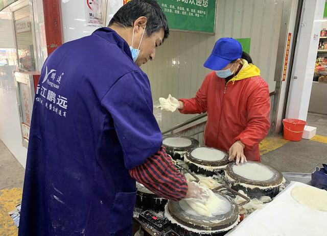 立春|晓食｜立春已至，春卷、韭菜、芹菜、萝卜，这些美味的时鲜货可以吃起来了