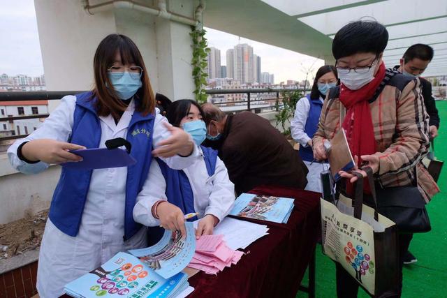 湖滨社区卫生服务中心举办趣味识“糖”游园会