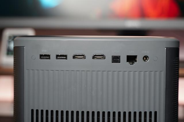 5000元档位投影对决——坚果J10、腾讯极光T6对比测评