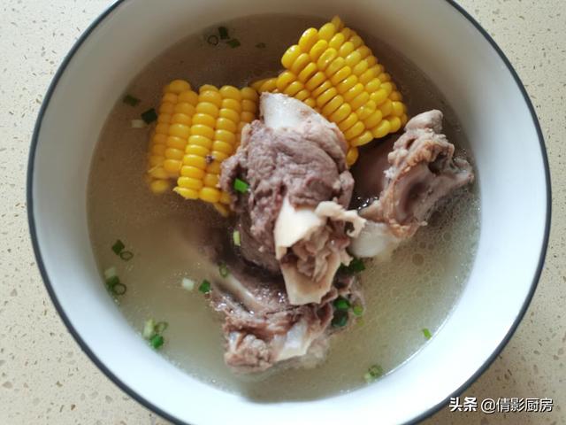 三九天，天气寒冷，排骨和它一起炖，汤汁鲜美，冬季吃正合适