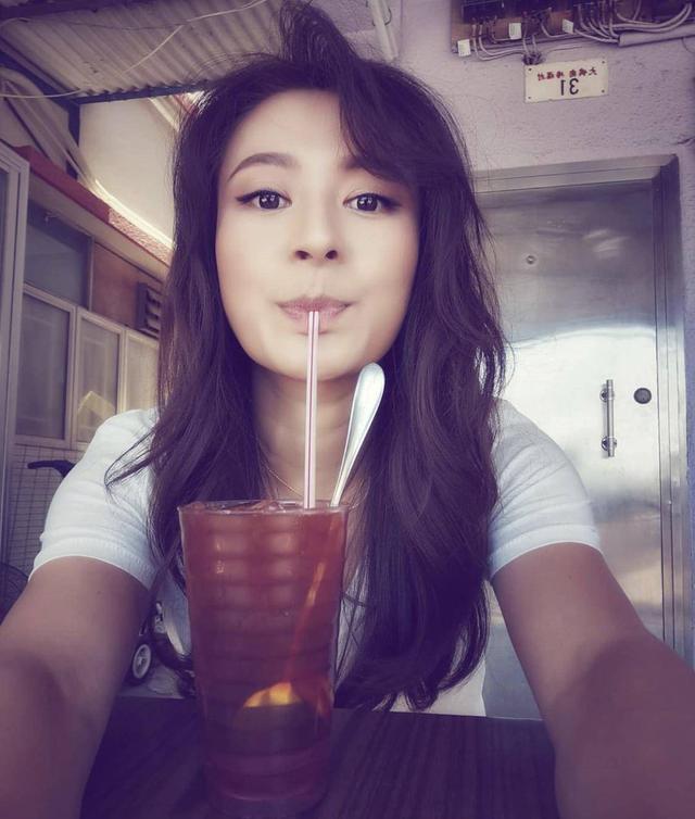 跳出火坑！前TVB花旦终于签约新公司 直言感谢老公一直在身边|资讯早知道