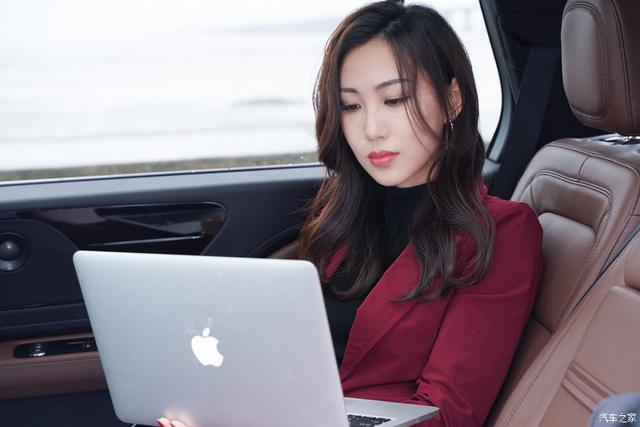 『约吗旅行』美女携飞行家的一天