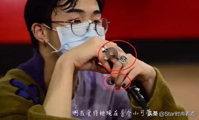 伊能静18岁儿子太潮，做跳色美甲戴耳环！直言51岁妈妈还是小可爱|资讯早知道