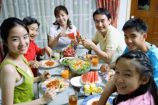 超级宝妈:“疫情照妖镜”下的中国式巨婴,来源于这2种教育方式,别不在意