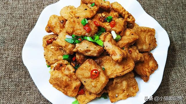 杏鲍菇别再炒了，看看小猫的这种做法，口感外酥里嫩，味好真香