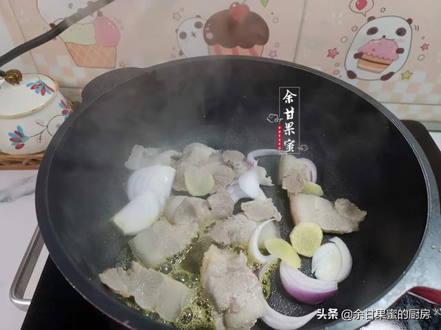 家常，蔬菜与五花肉，炒一炒出锅，咸鲜味美