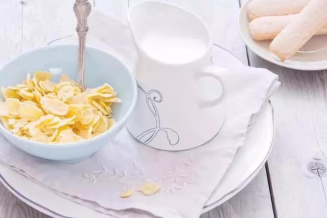 这6种牛奶坚决不能给孩子喝，第二种你可能天天在买