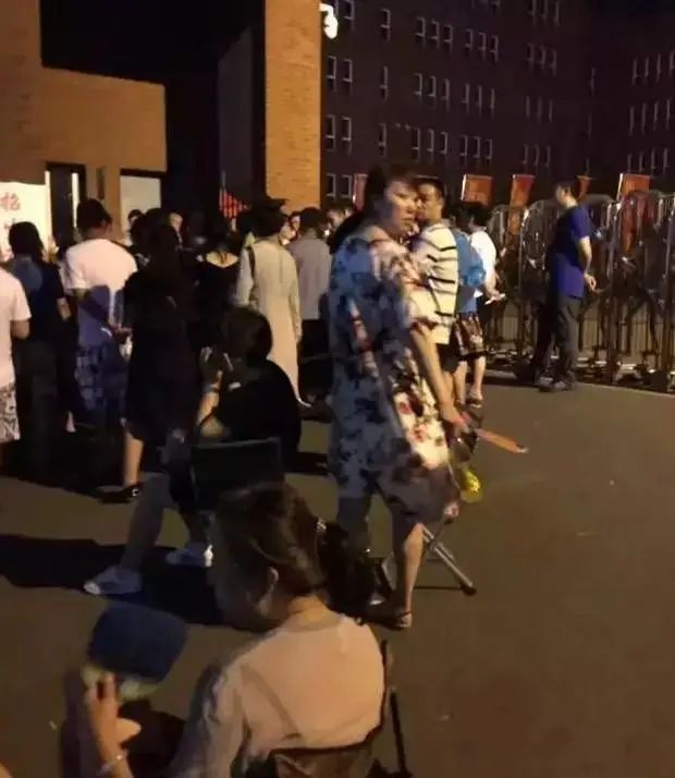 『暖先生格调』今年中考，哈市家长深夜排队的火爆一幕将不再上演！
