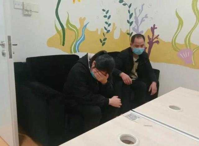 [你的育儿经]可恨！14个月大的宝宝被砖块砸成脑死亡，肇事家庭居然不露面