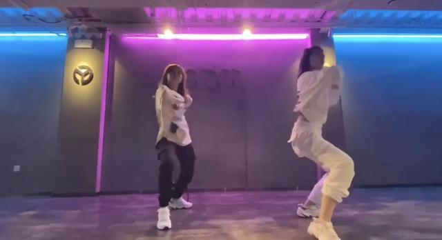 肆无忌惮的美|汪峰女儿舞蹈比赛得冠，章子怡激动发文老母亲骄傲，惨遭网友调侃