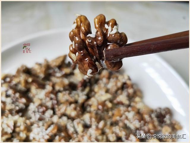 冬季解馋零食，用核桃这样做，高钙高蛋白孩子都爱吃，我家经常做