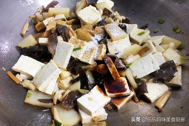 明日大雪，用6种食材做一锅特色面食，好吃又营养，冷天吃真舒服