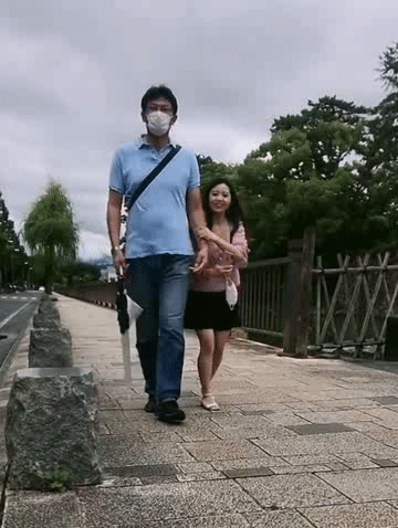 也忘了身高只有一米五,体重86斤的我,当时是怎么鬼迷心窍决定嫁给他的
