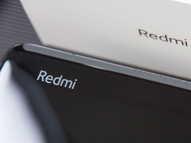 Redmi K30S 至尊纪念版图赏 大眼萌造型另辟蹊径