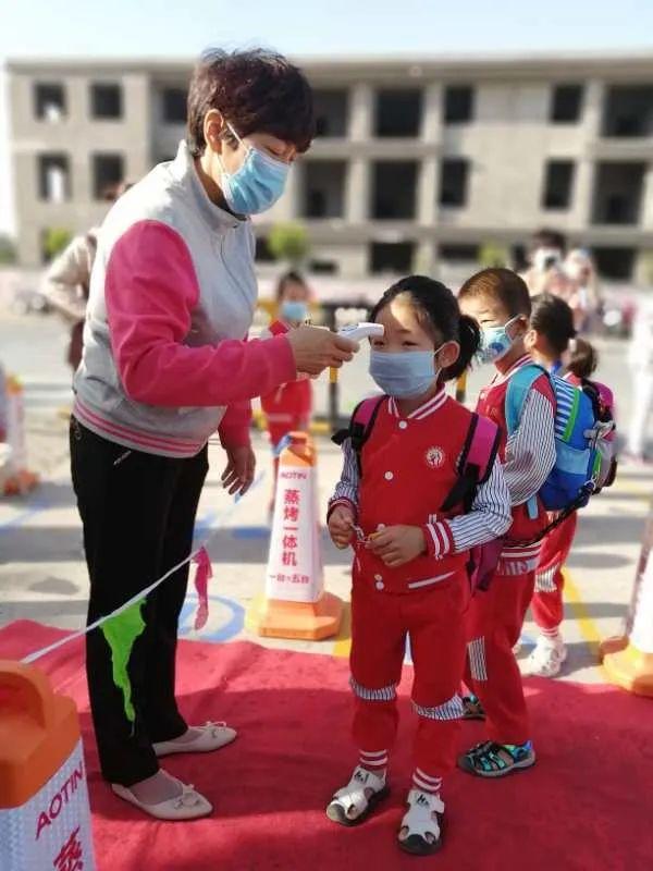 「你的育儿经」幼儿园开学，最后一批“小萌娃”终于“回笼”