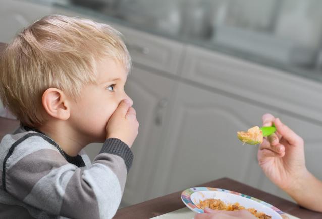 提醒各位家长，孩子脾胃虚弱容易诱发积食，平时这3种食物少吃