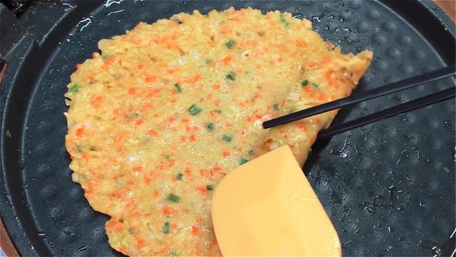 家常蔬菜早餐饼做法，柔软不发硬，营养丰富，老人孩子都爱吃