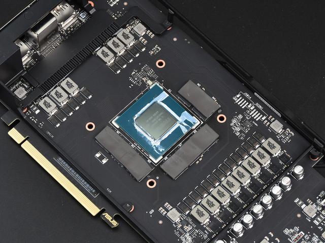 华硕RTX3070评测：超高1905MHz显非凡