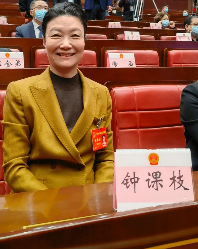 更年期|更年期需要治疗吗？省人大代表钟课枝：