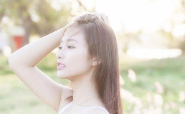 一家四口儿|女孩第一次月经时间有讲究，过早或过晚都不好，妈妈一定不要忽视
