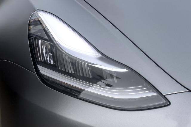 特斯拉改色电光钛灰，model2的发布，3是时候成熟