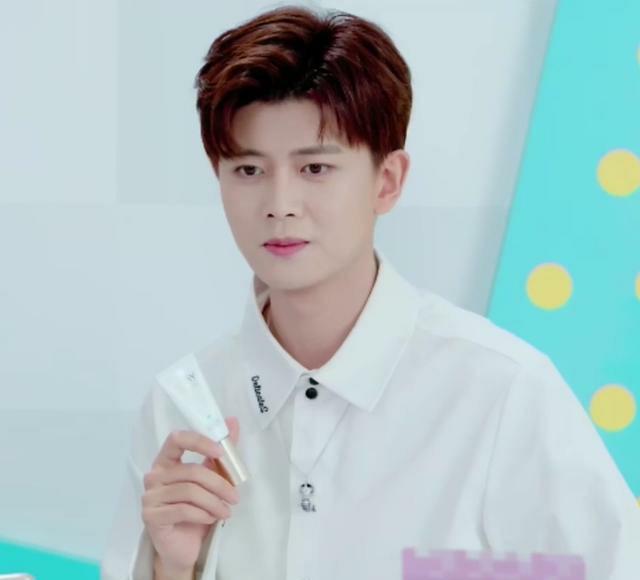 浮生|任嘉伦称不会撩妹，是个带娃能手，这个回答真高情商