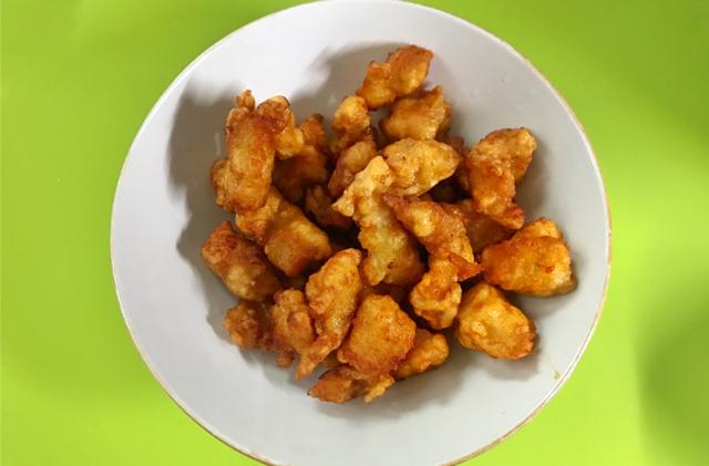 酸甜可口的菠萝咕咾肉，自己在家做，大人小孩都爱吃