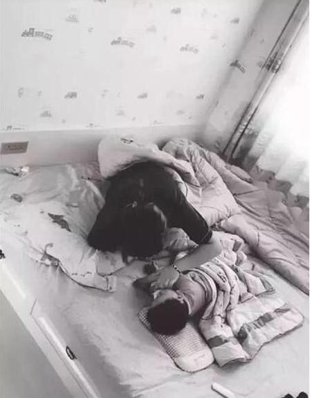『超级宝妈』90后宝妈产后大变样，老公起疑心偷装监控，画面内容令他情难自抑