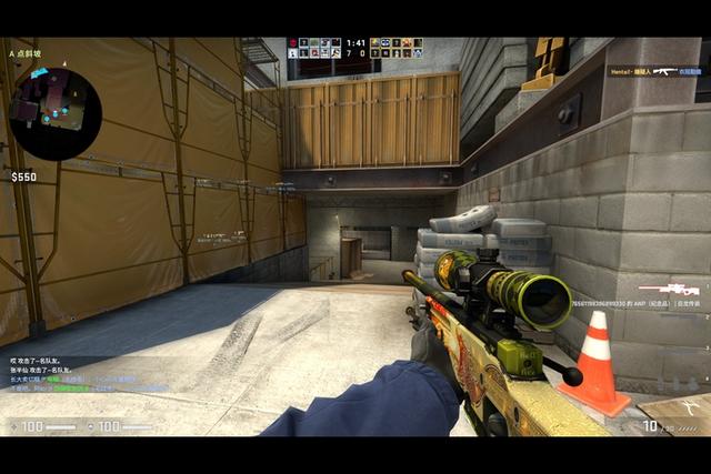 这把键盘让人想起曾经的校园时光，以及老师那精准的“小李飞刀”