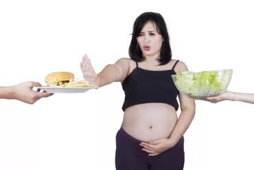雪莲花|宝宝在妈妈肚子里全力发育，孕妈的营养真的补对了吗？