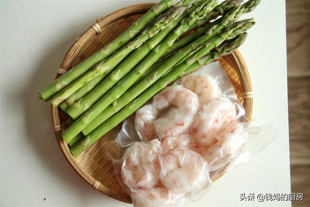 「超级宝妈」春天，这菜正适合孩子吃，有荤有素营养全、味道好，贵也别省