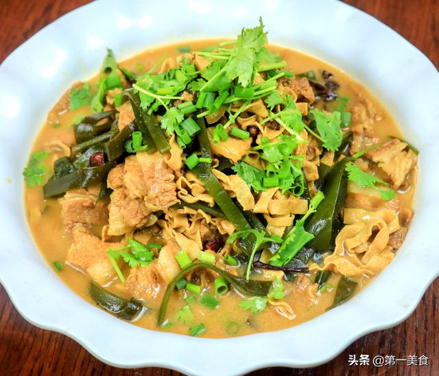 健康家常菜，五花肉炖海带！我家一周吃5次，保证上桌抢光光