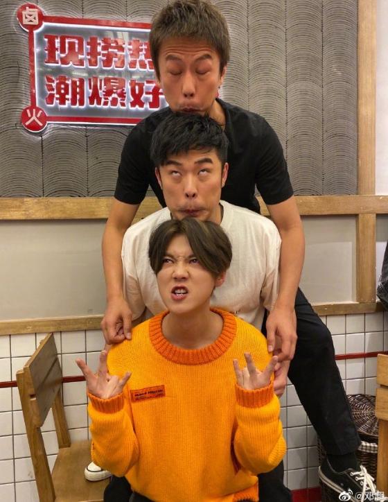 邓超将鹿晗新专辑“据为己有”，鹿晗搞笑P图回复|9号放映厅